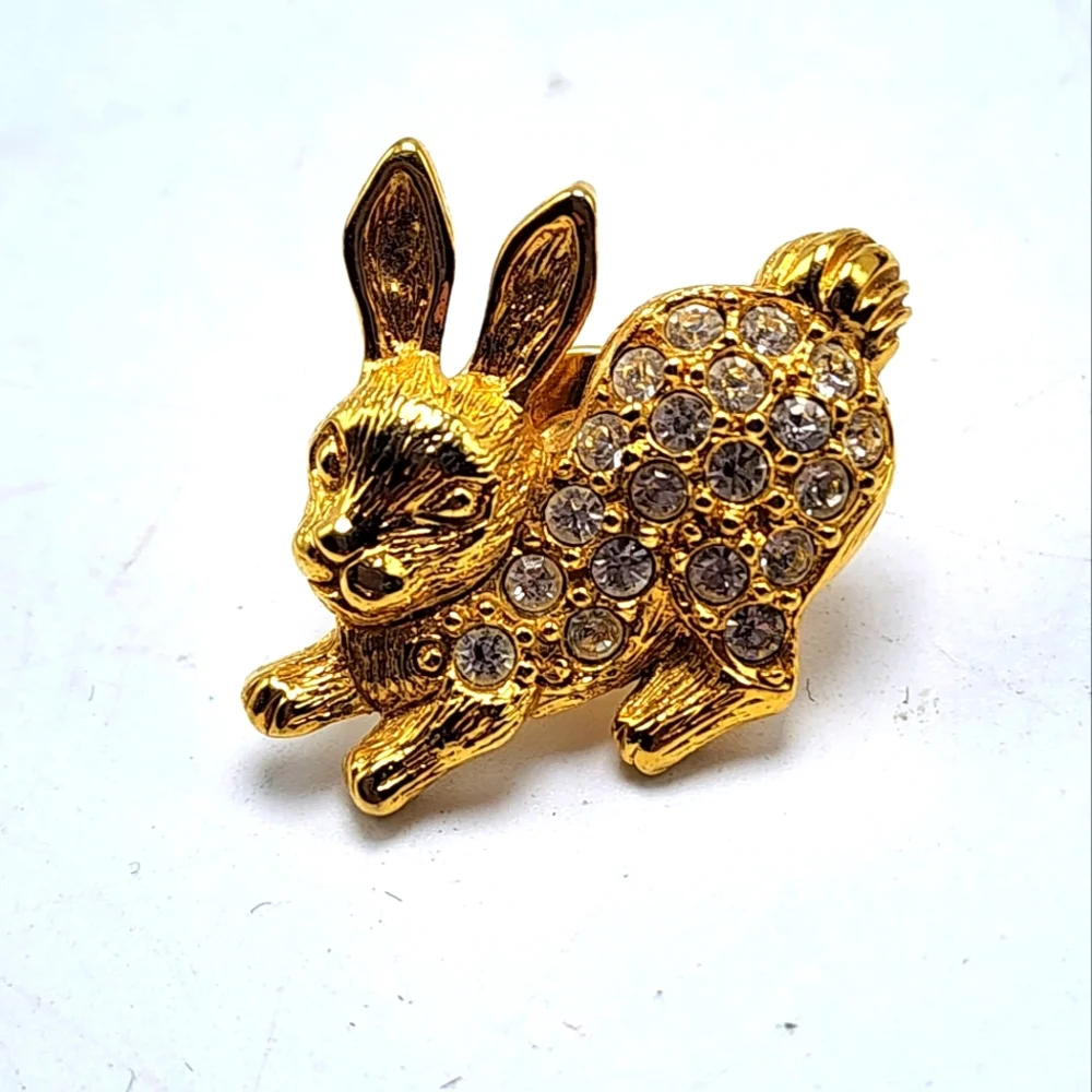 1992 Avon Rhinestone Rabbit Lapel Pin Figural Designer Signed Statement Pinback